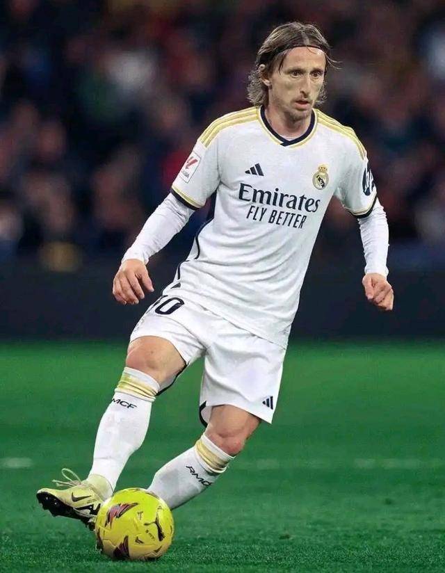 凯恩：其实还不太适应作为替补登场，下半场球队发挥更出色